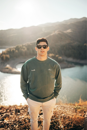 VOYAGE “OLIVE” CREWNECK
