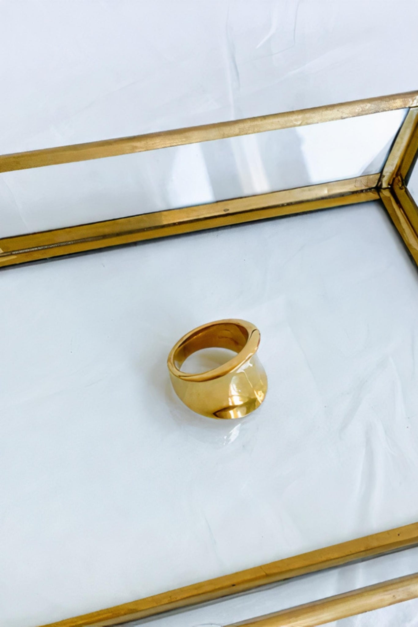 ANILLO CÓNCAVO